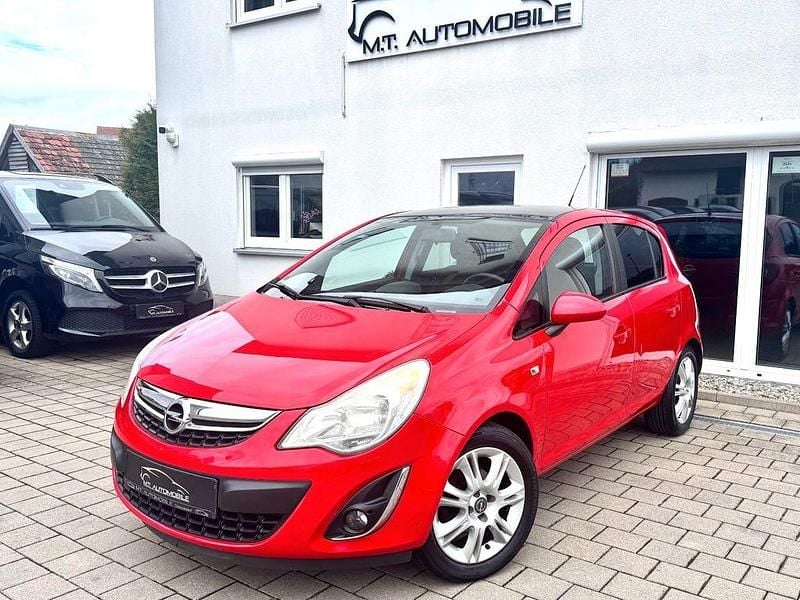 Gebraucht Opel Corsa Color Edition 101 PS (74 kW) 2012 Rot Kleinwagen
