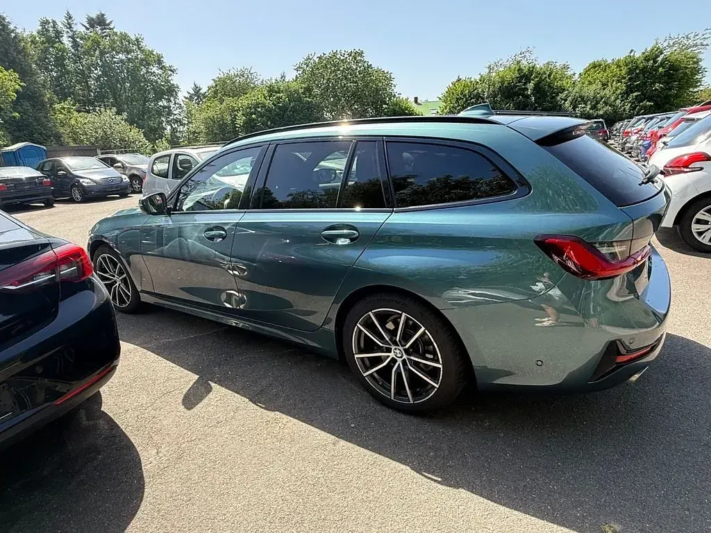 Gebraucht BMW 320 M Sport 190 PS (139 kW) 2020 Blau Kombi