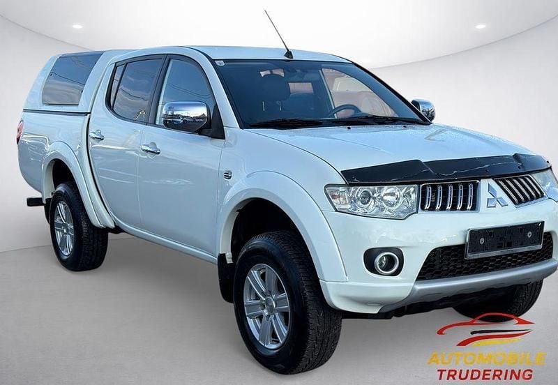 Gebraucht Mitsubishi L200 178 PS (130 kW) 2014 Weiß Abholung