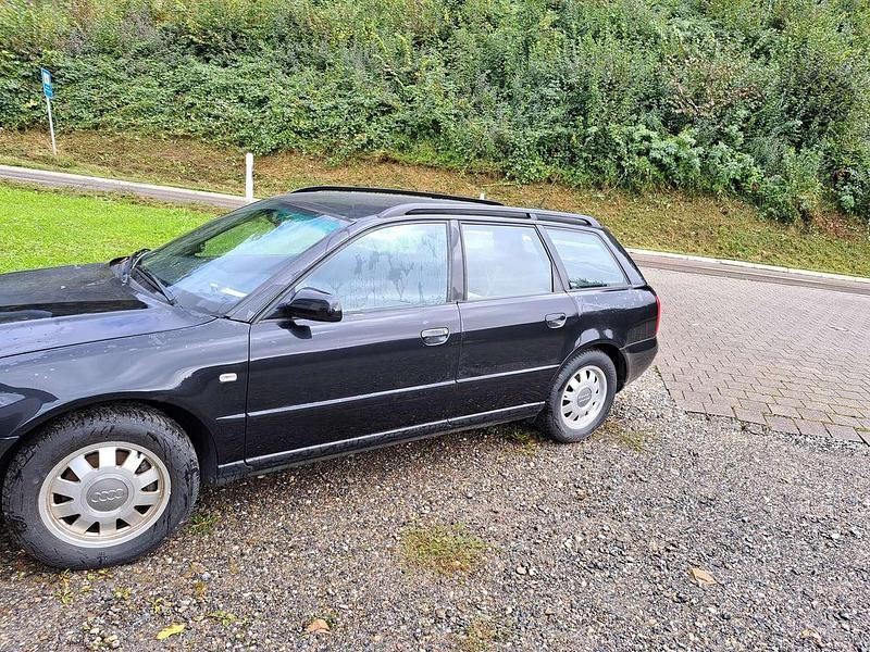 Gebraucht Audi A4 150 PS (110 kW) 2000 Schwarz Kombi