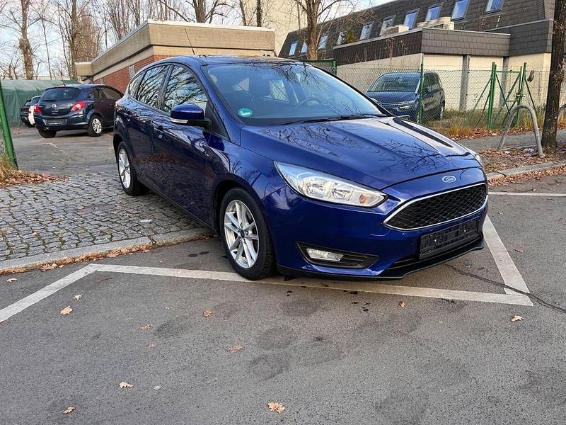 Gebraucht Ford Focus Business Edition 125 PS (91 kW) 2016 Blau Limousine