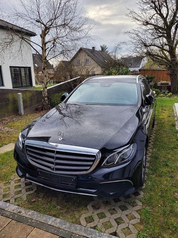 Gebraucht Mercedes E200 160 PS (117 kW) 2020 Schwarz Kombi