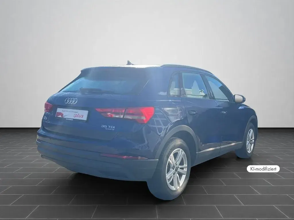 Gebraucht Audi Q3 Sport 150 PS (110 kW) 2023 Navarrablau metallic (metallic) SUV