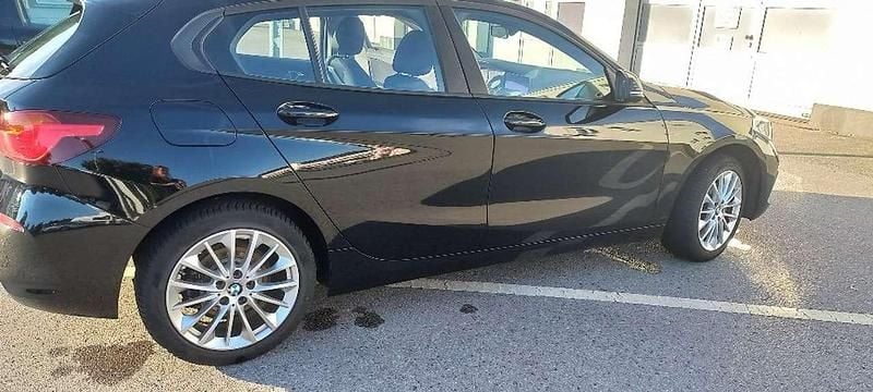 Schwarz Gebraucht 2021 BMW 116 Advantage Kleinwagen | 18.600 € (Guter Preis) - Bild 1/4