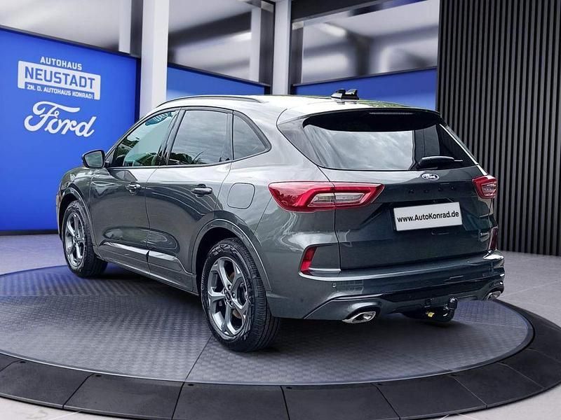 Neu Ford Kuga ST-Line 179 PS (131 kW) 2025 Grau SUV