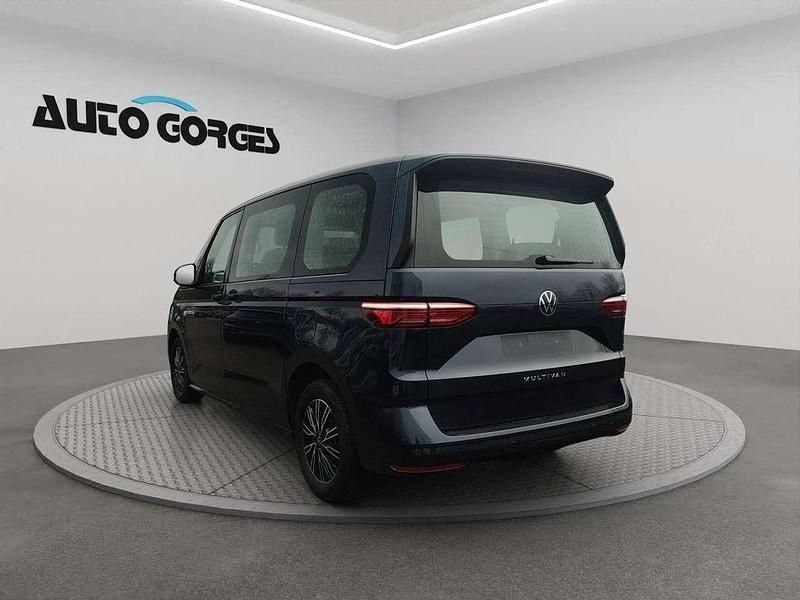 Gebraucht VW Multivan Life 150 PS (110 kW) 2025 Blau Van