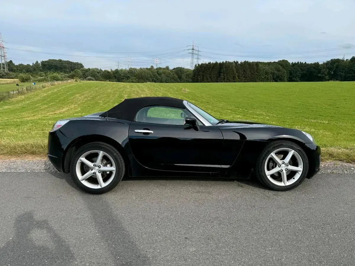 Gebraucht Opel GT 264 PS (194 kW) 2009 Schwarz Cabrio