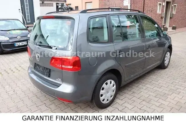 Gebraucht VW Touran Trendline 120 PS (88 kW) 2010 Grau Van / Kleinbus
