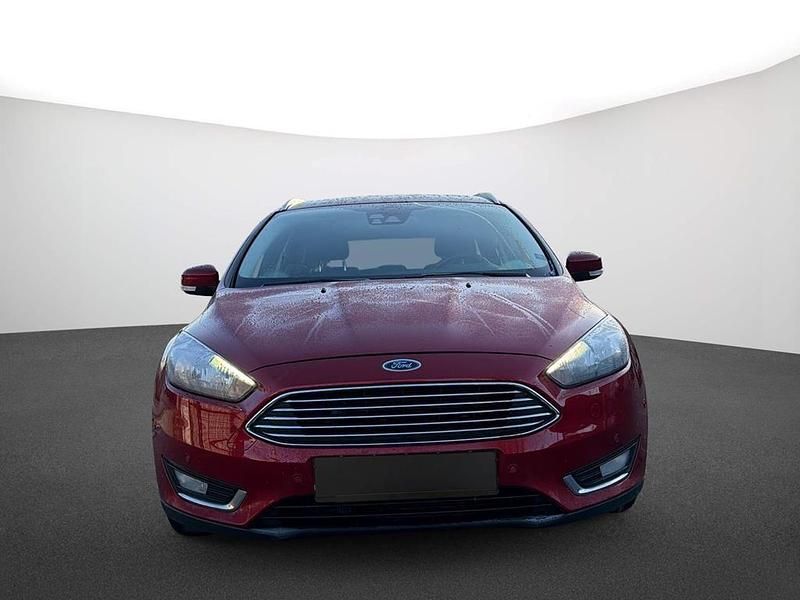 Gebraucht Ford Focus Business Edition 120 PS (88 kW) 2017 Rot Limousine