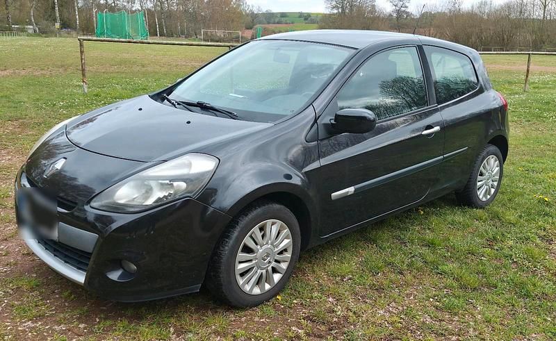 Brugt Renault Clio II 74 HK (54 kW) 2011 Sort Hatchback