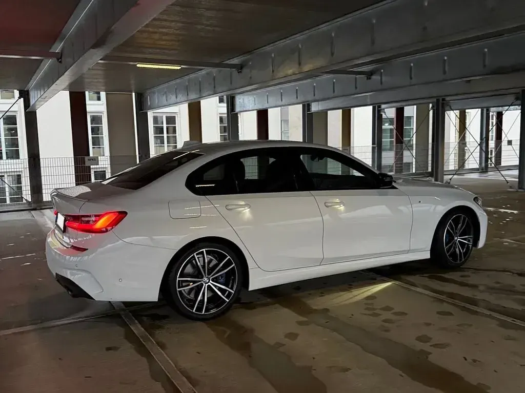 Gebraucht BMW 318 M Sport 150 PS (110 kW) 2019 Weiß Limousine