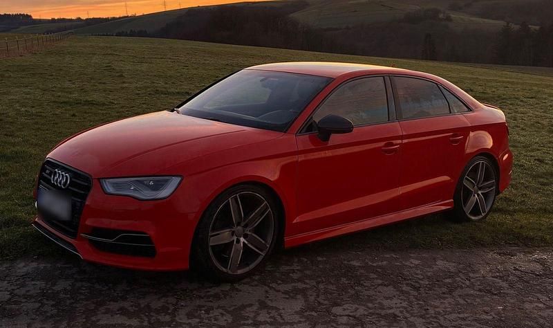 Gebraucht Audi S3 Ambiente 300 PS (220 kW) 2014 Rot Limousine