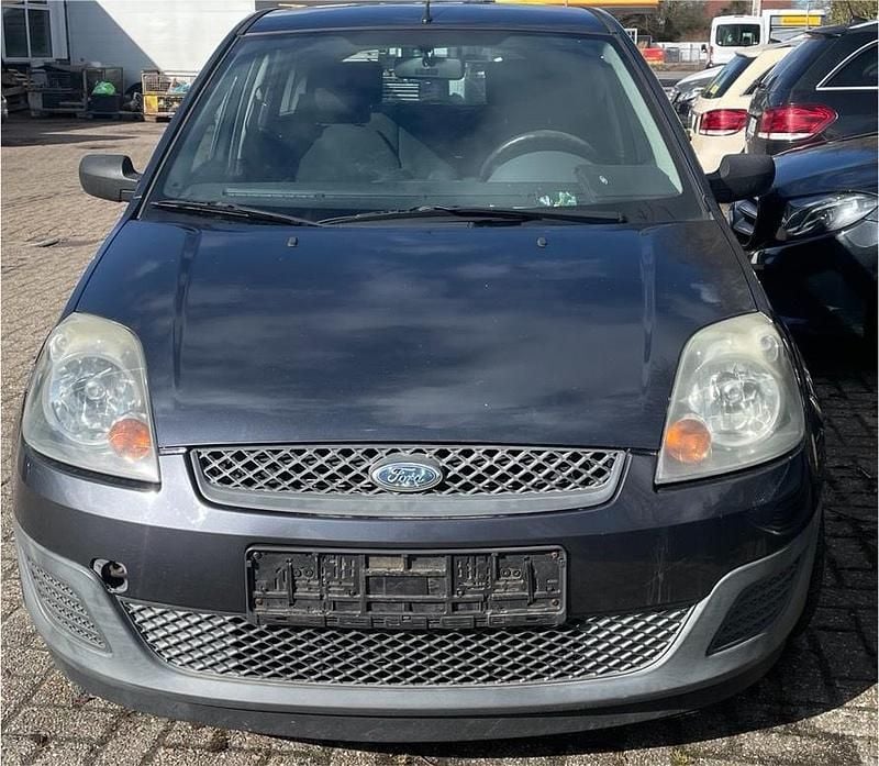 Gebraucht Ford Fiesta 44 PS (32 kW) 2006 Silber Kleinwagen