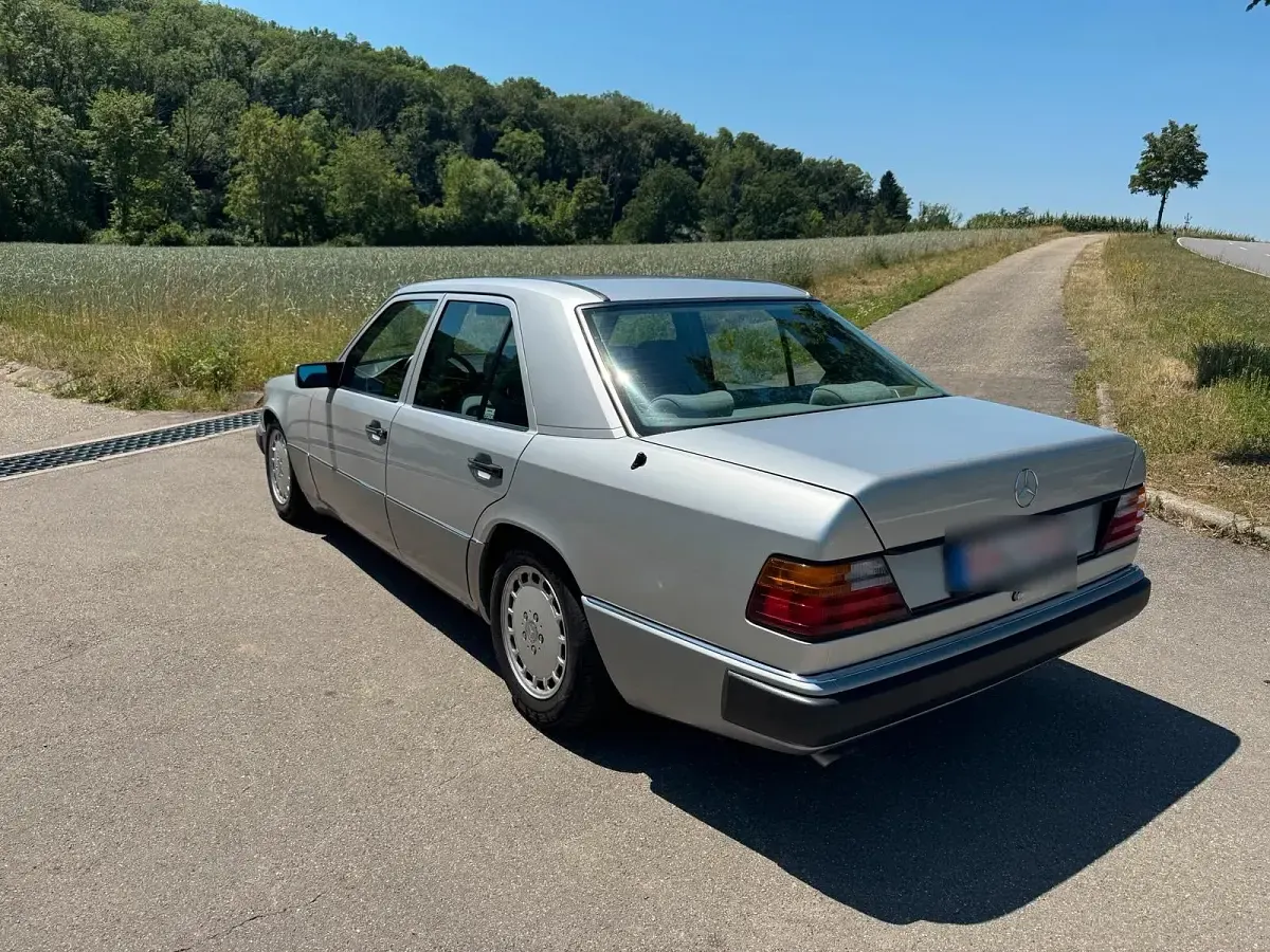Gebraucht Mercedes E260 160 PS (117 kW) 1991 Limousine
