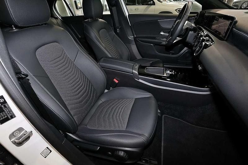 Gebraucht Mercedes A200 Progressive 163 PS (119 kW) 2024 Unilack polarweiß Limousine