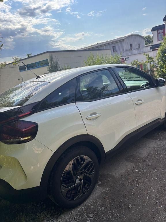 Weiß Gebraucht 2022 Citroën C4 Feel Limousine | 15.000 € (Superpreis) - Bild 1/4