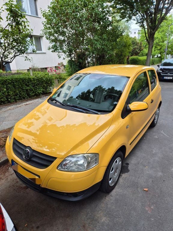 Gelb Gebraucht 2005 VW Fox Kleinwagen | 1.100 € (Guter Preis) - Bild 1/4
