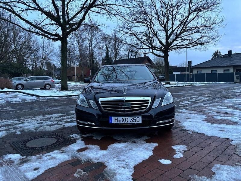 Gebraucht Mercedes E350 Elegance 292 PS (214 kW) 2011 Schwarz Limousine