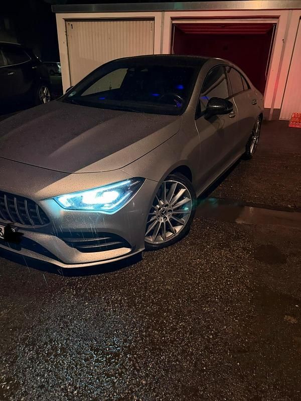 Andere farben Gebraucht 2019 Mercedes 220 AMG line Coupé | 25.500 € - Bild 1/4