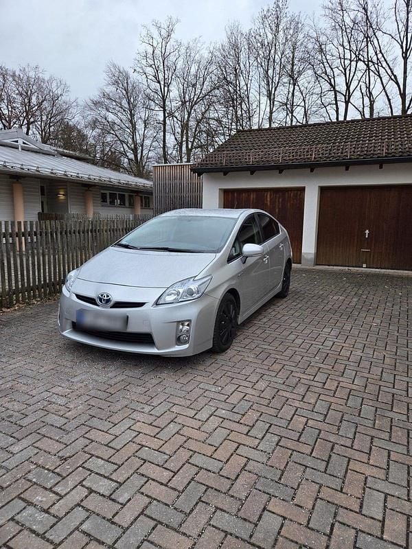 Gebraucht Toyota Prius 136 PS (100 kW) 2010 Silber Kleinwagen