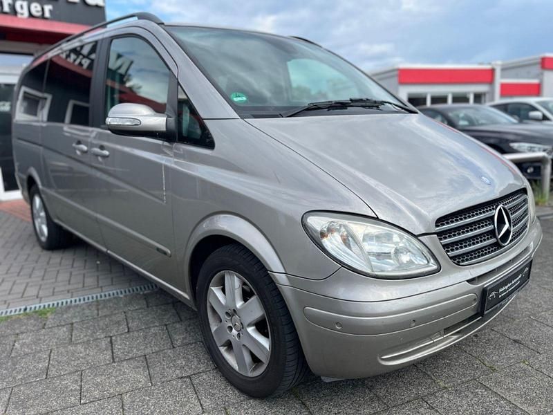Silber Gebraucht 2009 Mercedes Viano Van / Kleinbus | 9.990 € (Etwas zu teuer) - Bild 1/4