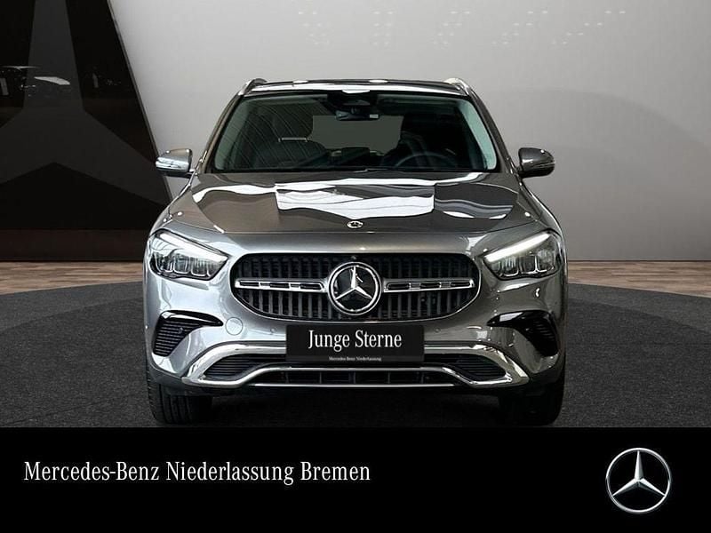Mountain grau Gebraucht 2024 Mercedes GLA250 Progressive SUV | 40.590 € (Guter Preis) - Bild 1/3