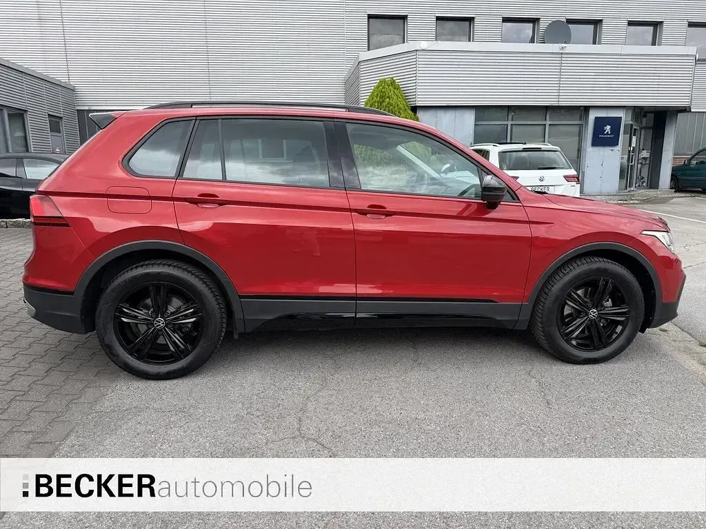Gebraucht VW Tiguan Life 150 PS (110 kW) 2022 Kings red SUV