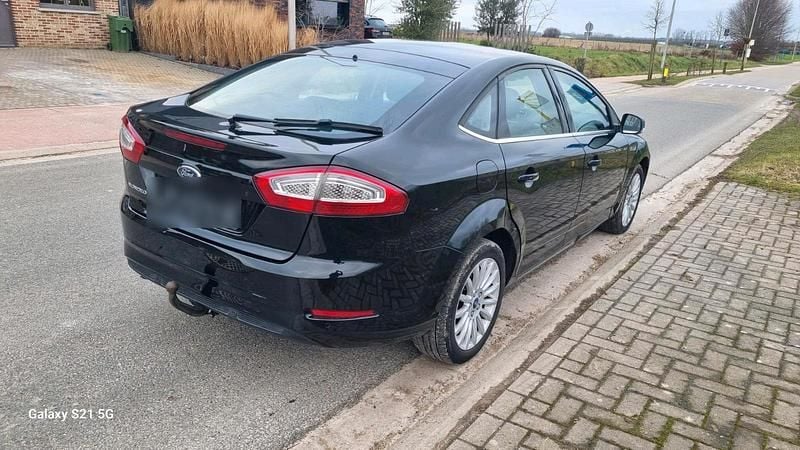 Gebraucht Ford Mondeo 115 PS (84 kW) 2014 Schwarz Limousine