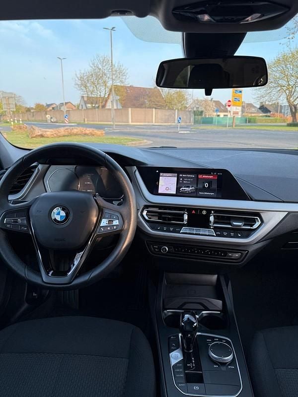 Usata BMW 118 Efficient Dynamics 150 CV (110 kW) 2020 Argento Utilitaria