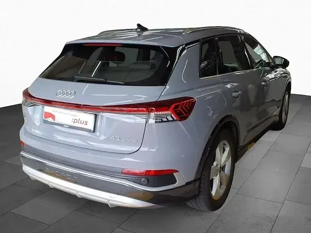 Second-hand Audi Q4 e-tron Ambiente 150 kW (204 CP) 2023 Gri SUV