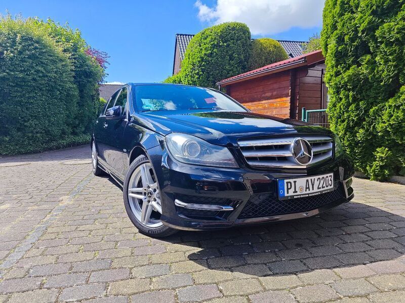 Schwarz Gebraucht 2011 Mercedes C250 AMG Limousine | 11.490 € (Fairer Preis) - Bild 1/4