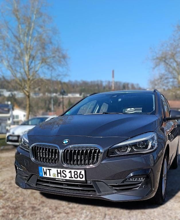 Grau Gebraucht 2020 BMW 218 Active Tourer Advantage Van / Kleinbus | 18.900 € (Fairer Preis) - Bild 1/4