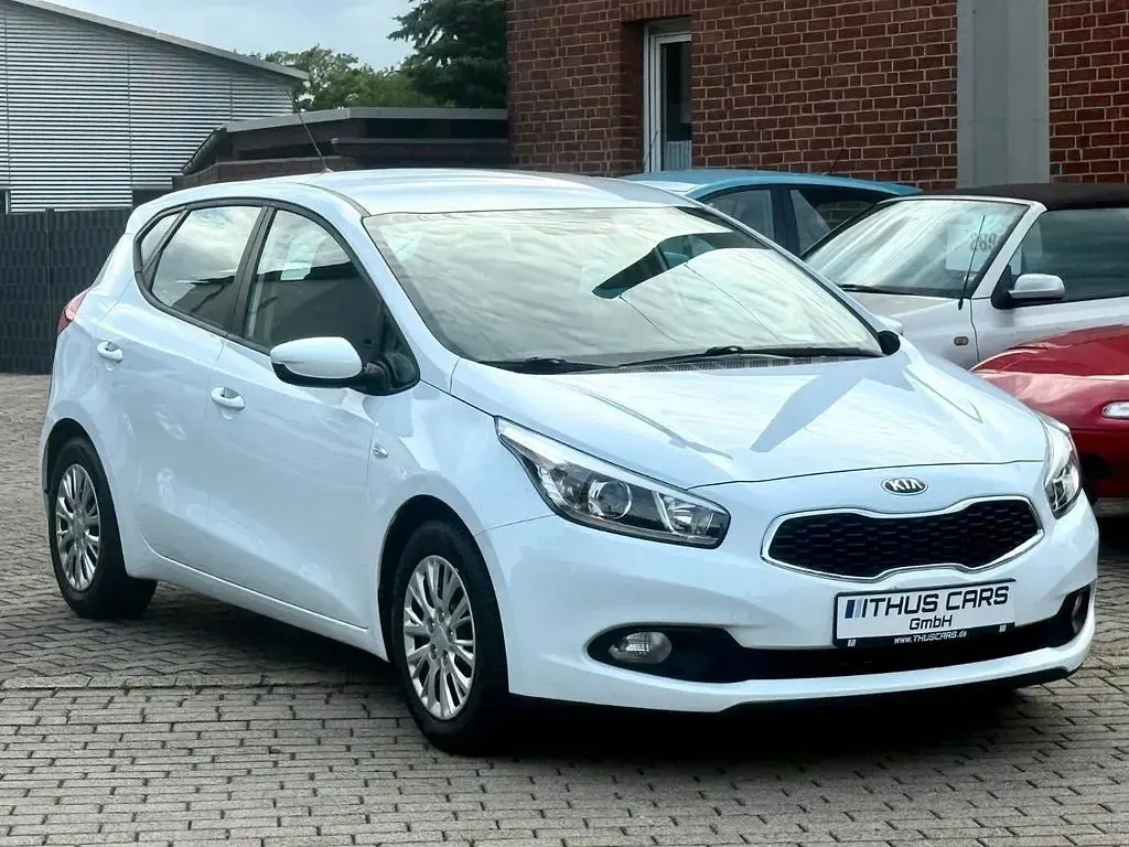 Gebraucht Kia Ceed Attract 99 PS (72 kW) 2013 (wd) cassa with Kleinwagen
