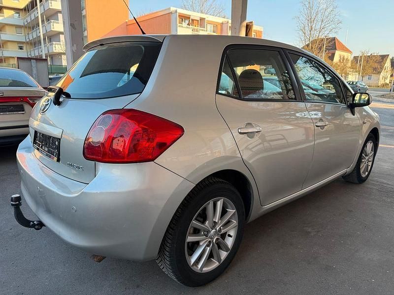 Gebraucht Toyota Auris Sol 132 PS (97 kW) 2010 Silber Kleinwagen