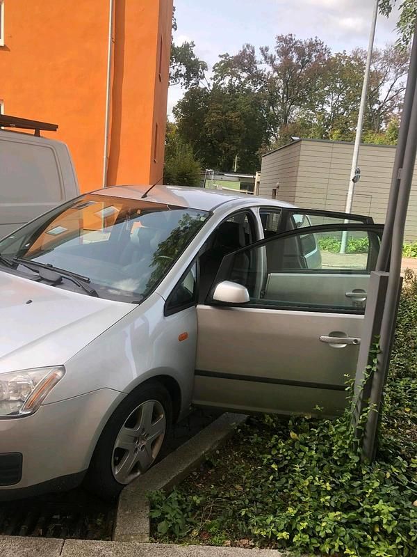 Gebraucht Ford C-MAX 100 PS (73 kW) 2004 Silber Van / Kleinbus