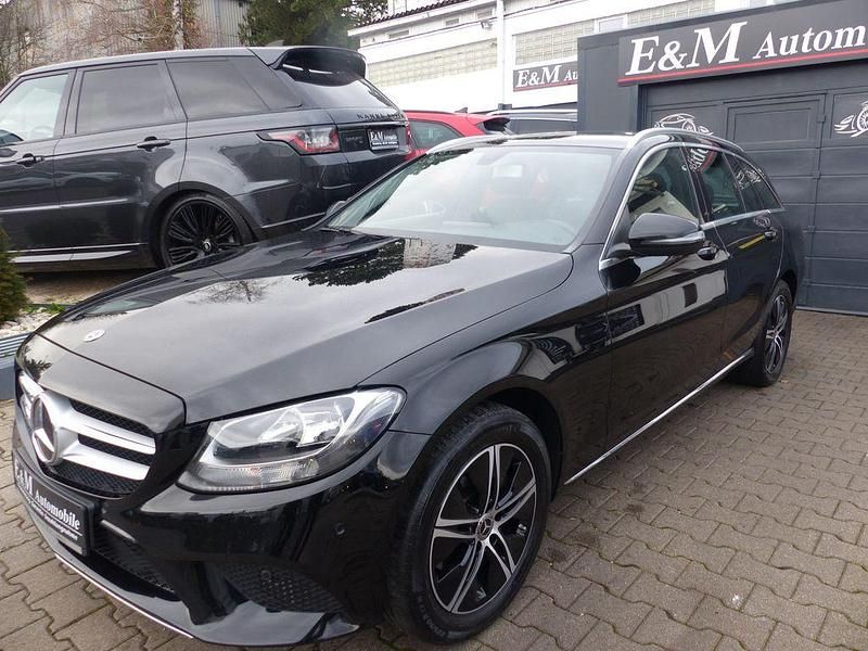 Schwarz Gebraucht 2019 Mercedes C200 Avantgarde Limousine | 18.980 € (Fairer Preis) - Bild 1/4