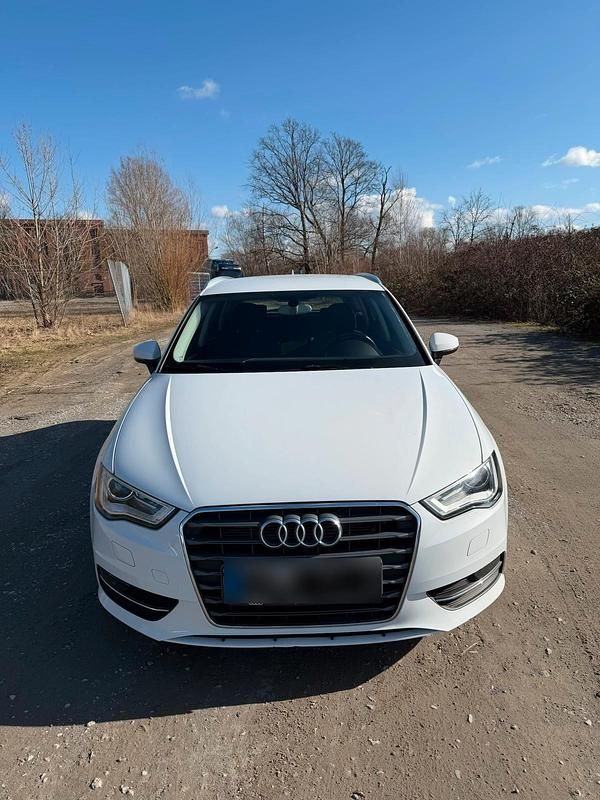 Gebraucht Audi A3 Sportback Ambition 150 PS (110 kW) 2014 Weiß Kleinwagen