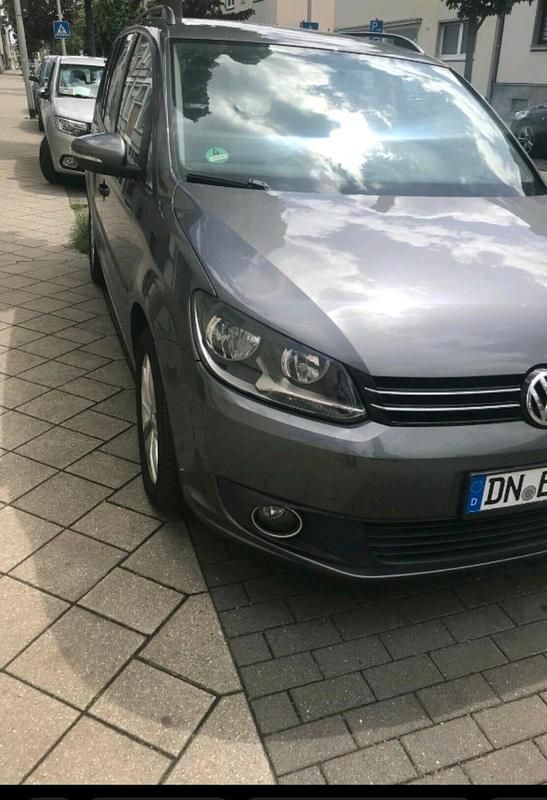 Grau Gebraucht 2012 VW Touran Van / Kleinbus | 5.350 € (Guter Preis) - Bild 1/4