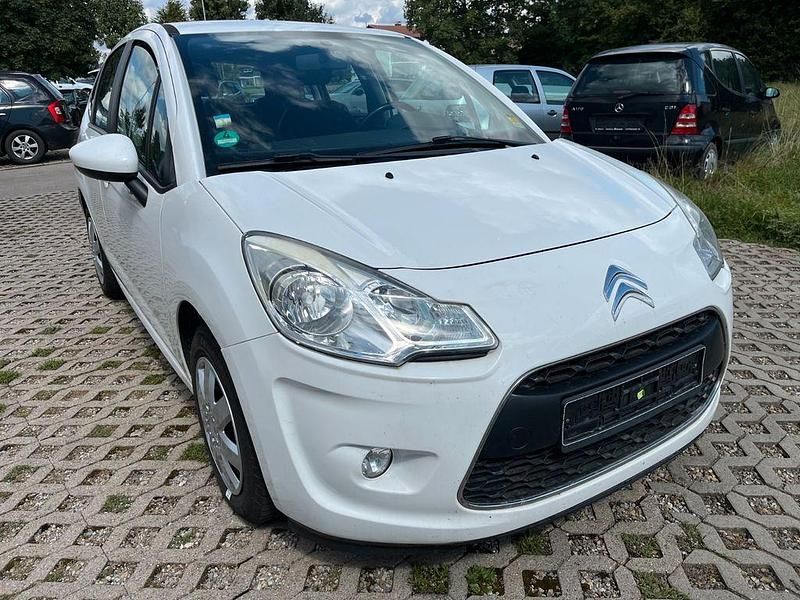 Weiß Gebraucht 2012 Citroën C3 Tendance Kleinwagen | 2.650 € (Superpreis) - Bild 1/4