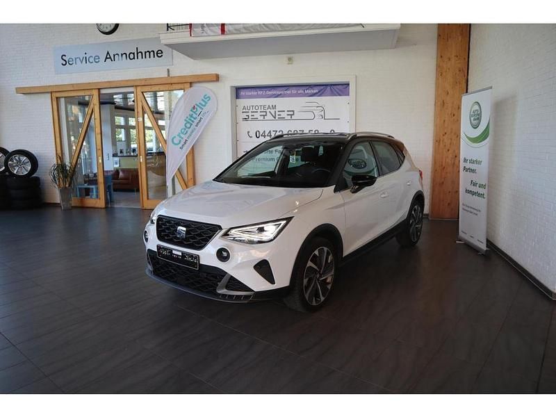 Gletscherweiß (metallic) Gebraucht 2024 Seat Arona FR SUV | 24.978 € (Etwas zu teuer) - Bild 1/2