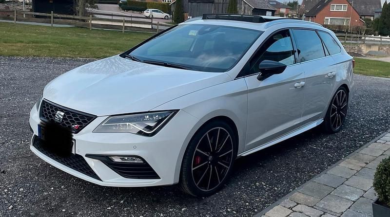Weiß Gebraucht 2018 Cupra Leon Kombi | 23.000 € (Fairer Preis) - Bild 1/4