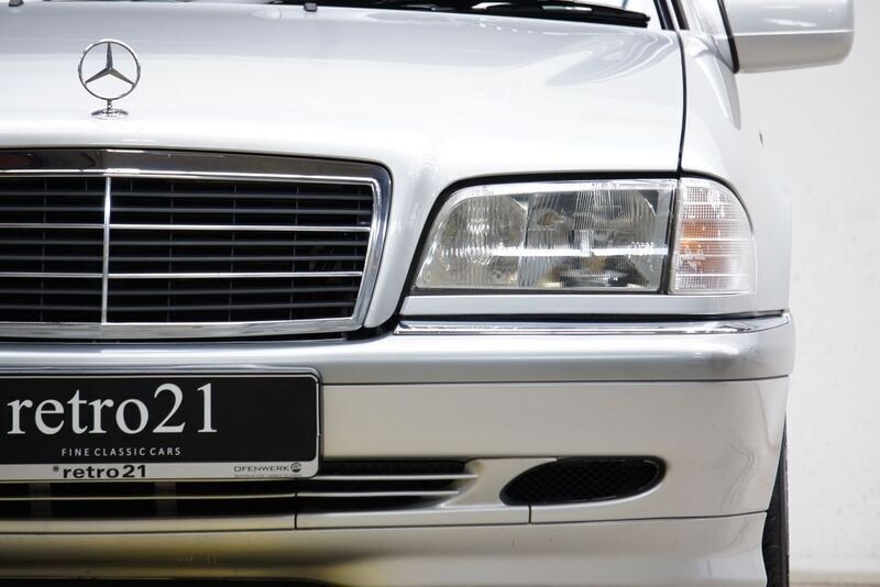 Silber Gebraucht 1999 Mercedes C180 Elegance Limousine | 11.990 € - Bild 1/4