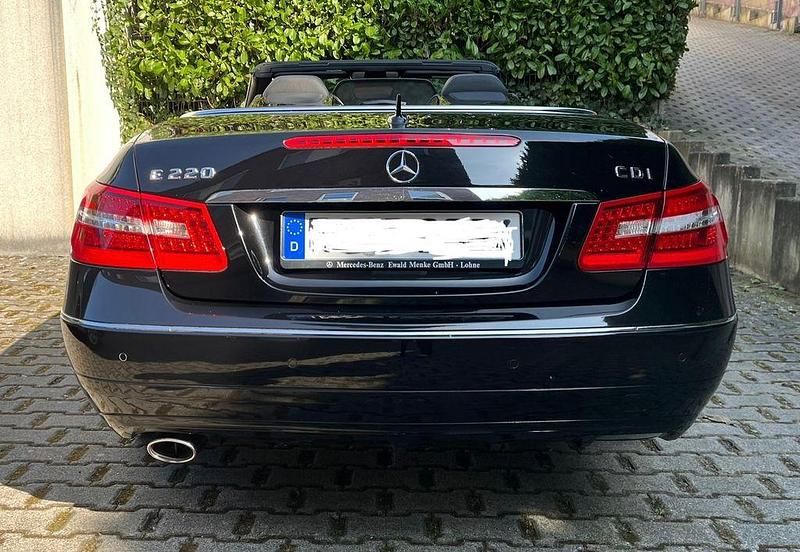 Gebraucht Mercedes E220 Avantgarde 170 PS (125 kW) 2012 Schwarz Cabrio