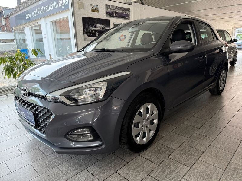 Stardust grau Gebraucht 2019 Hyundai i20 Select Kleinwagen | 11.899 € (Fairer Preis) - Bild 1/4