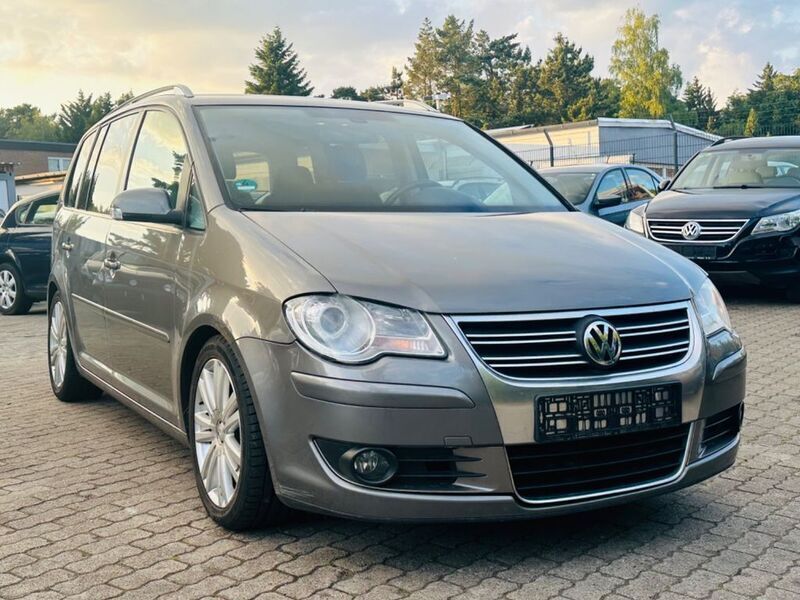Gebraucht VW Touran Trendline 140 PS (102 kW) 2009 Grau Van / Kleinbus