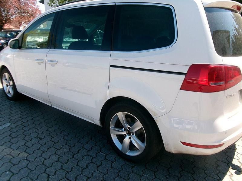 Gebraucht VW Sharan Comfortline 140 PS (102 kW) 2012 Weiß Van / Kleinbus