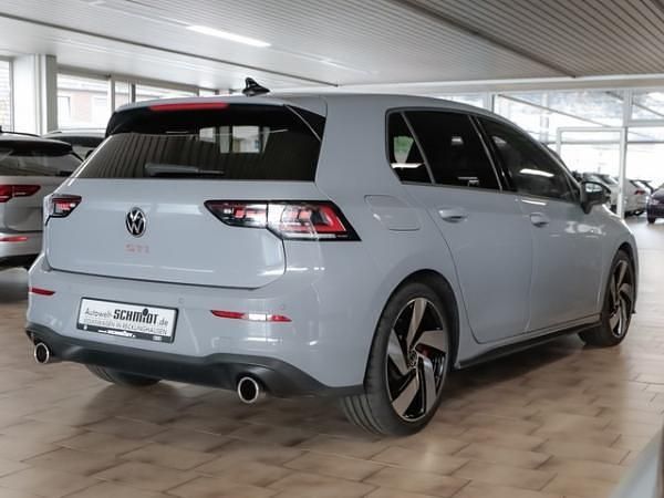 Gebraucht VW Golf VIII Style 265 PS (194 kW) 2024 Grau (mondsteingrau) Limousine