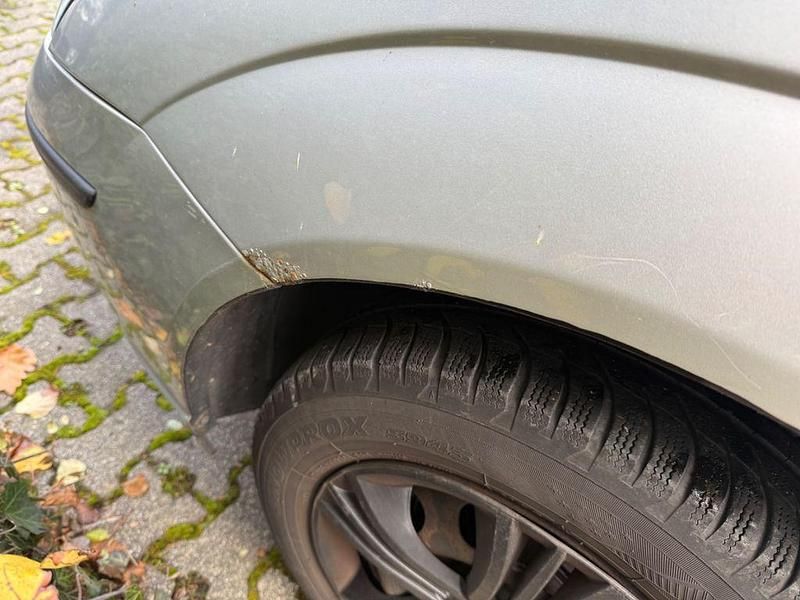 Gebraucht Ford Focus 101 PS (74 kW) 2001 Silber Limousine