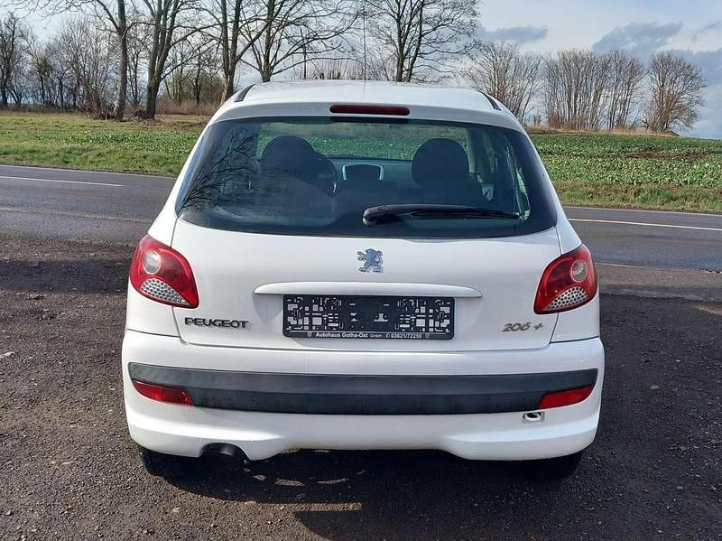 Gebraucht Peugeot 206 75 PS (55 kW) 2009 Weiß Limousine