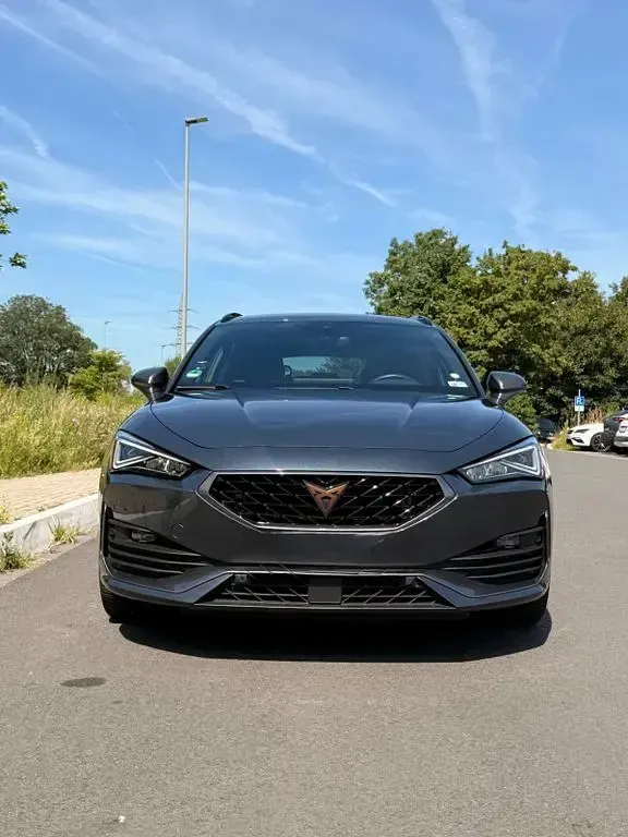 Gebraucht Cupra Leon 150 PS (110 kW) 2023 Blau Limousine